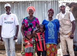 Sierra Leone Red Cross volunteer Momoh and supervisor Jobel in Makuma village