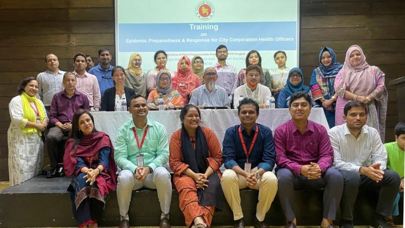 Bangladesh Red Crescent helps train Rapid Response Team staff in epidemic preparedness in April 2025.